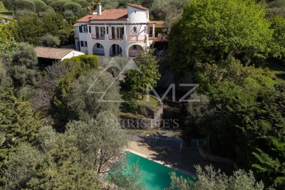 House for sale in GRASSE  - 8 rooms - 260 m&sup2; 
