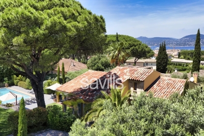 House for sale in ST-TROPEZ  - 8 rooms - 240 m&sup2; 