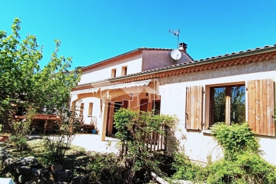 House for sale in RUOMS  - 5 rooms - 148 m&sup2; 