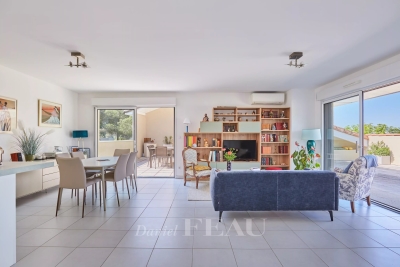 Apartment for sale in AIX-EN-PROVENCE  - 4 rooms - 94 m&sup2; 