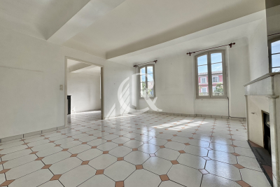 Apartment for sale in HYÈRES  - 4 rooms - 120 m&sup2; 