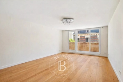 Apartment for sale in PARIS 16EME  - 3 rooms - 76 m&sup2; 
