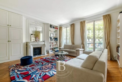Apartment for sale in PARIS 6EME  - 5 rooms - 109 m&sup2; 