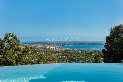 House for sale in VALLAURIS  - 13 rooms - 318 m&sup2; 