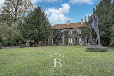 House for sale in ST NOM LA BRETECHE  - 14 rooms - 1250 m&sup2; 