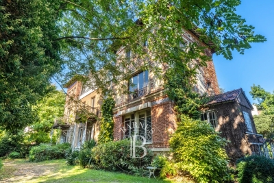 House for sale in VIROFLAY  - 16 rooms - 364 m&sup2; 