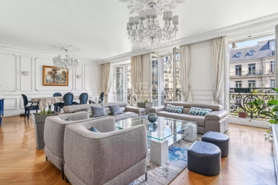 Apartment for sale in PARIS 17EME  - 5 rooms - 150 m&sup2; 