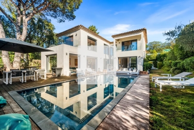 House for sale in ST-TROPEZ  - 6 rooms - 237 m&sup2; 
