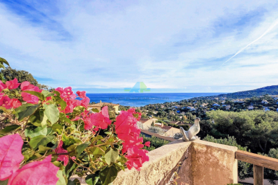 House for sale in LES ISSAMBRES  - 7 rooms - 200 m&sup2; 