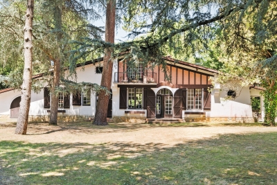 House for sale in HOSSEGOR  - 7 rooms - 230 m&sup2; 