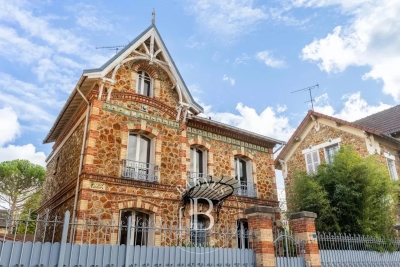 House for sale in VERSAILLES  - 7 rooms - 248 m&sup2; 