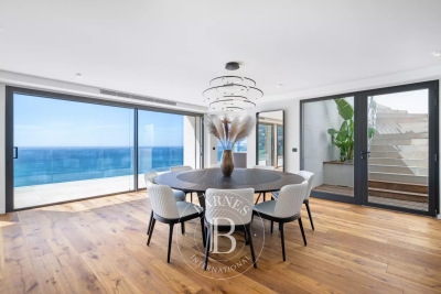 Apartment for sale in ROQUEBRUNE-CAP-MARTIN  - 6 rooms - 290 m&sup2; 