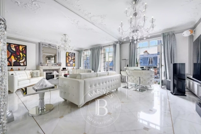 Apartment for sale in PARIS 17EME  - 6 rooms - 201 m&sup2; 