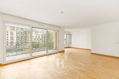 Apartment for sale in PARIS 15EME  - 4 rooms - 126 m&sup2; 