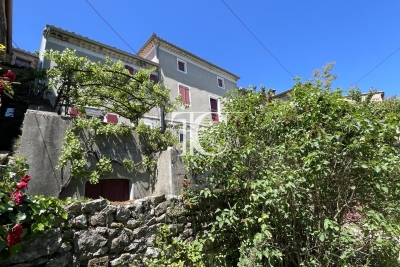 House for sale in BANNE  - 5 rooms - 119 m&sup2; 