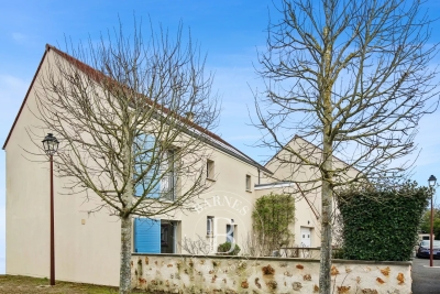 House for sale in JOUY EN JOSAS  - 5 rooms - 155 m&sup2; 