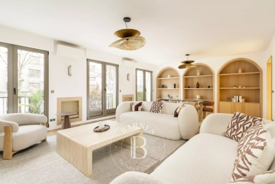 Apartment for sale in PARIS 7EME  - 6 rooms - 124 m&sup2; 