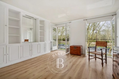 Apartment for sale in VERSAILLES  - 4 rooms - 99 m&sup2; 