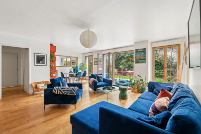 Apartment for sale in PARIS 15EME  - 4 rooms - 107 m&sup2; 