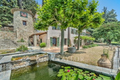 House for sale in GRASSE  - 9 rooms - 549 m&sup2; 